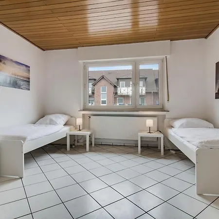 Mit Balkon In Apartment *