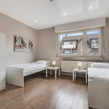 Mit Balkon In Apartment