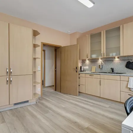 Mit Balkon In