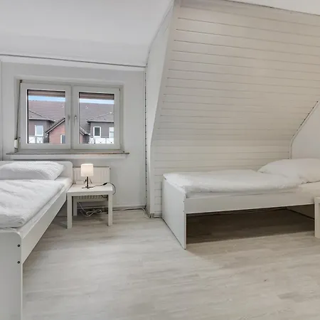 Mit Balkon In Apartment