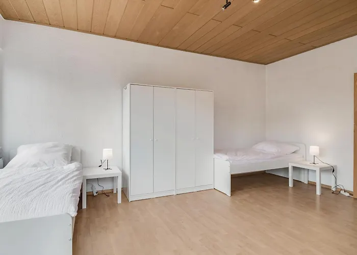 Appartement Mit Balkon In *